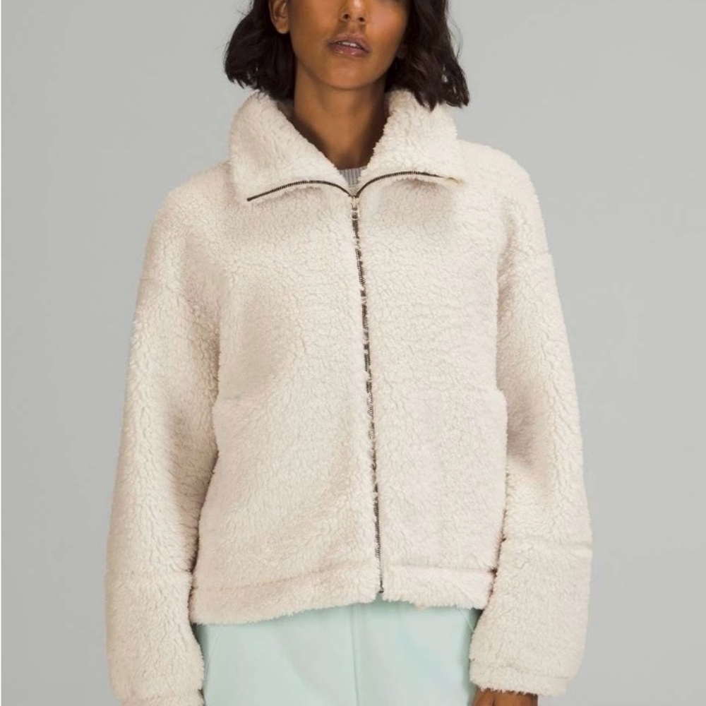 Lululemon Cinchable Fleece Zip-Up
White Opal - BNWOT 10/10